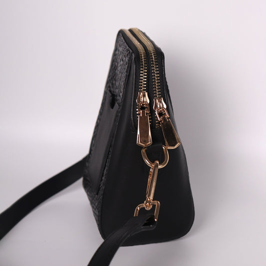 Minimalist Black Crossbody Bag for Women - Anharo