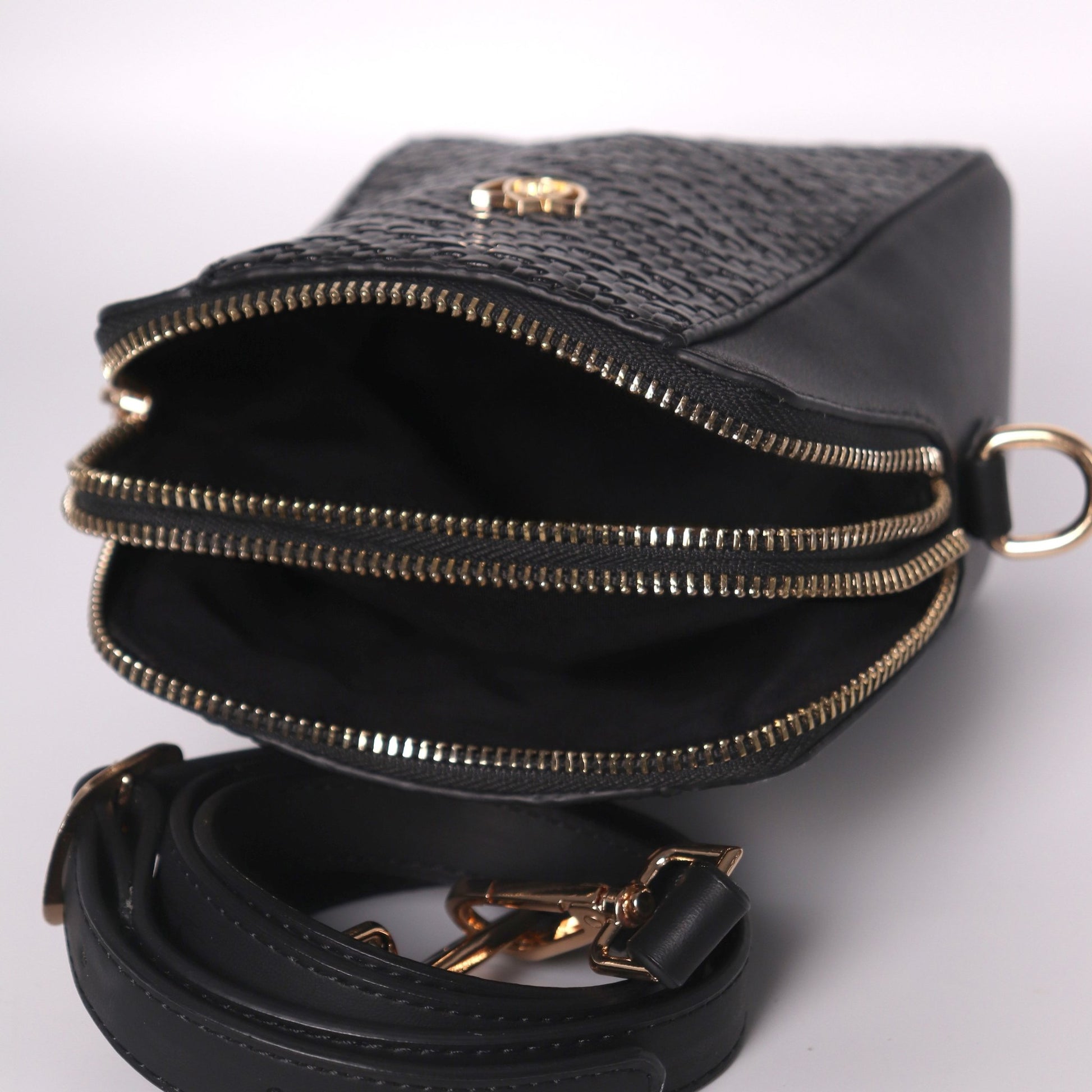 Minimalist Black Crossbody Bag for Women - Anharo